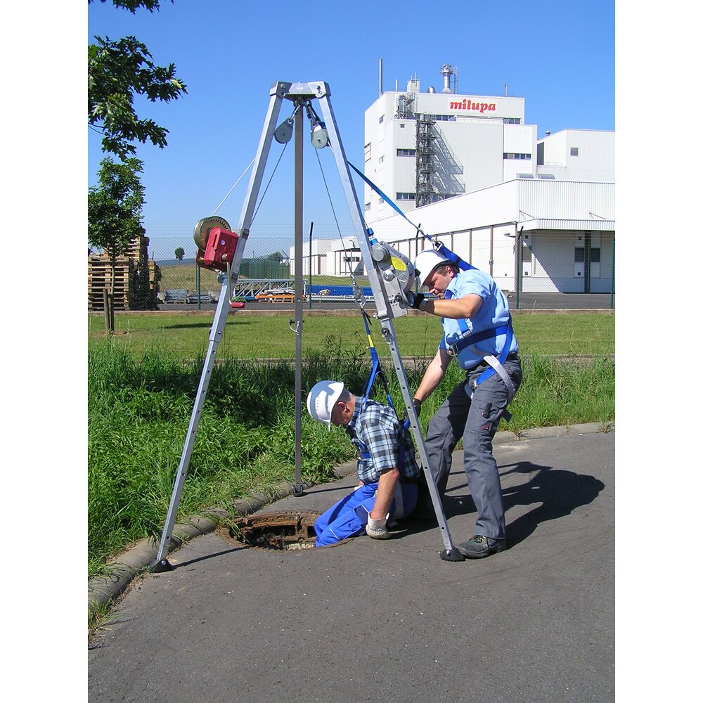Ved arbeid i trange rom hvor det er behov for firing og heising, er IKAR DB-A2 tripod et godt valg.